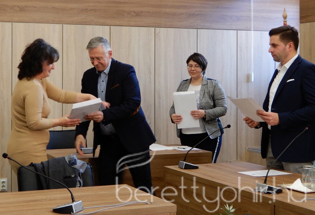 Szelektív kukák ajándékba 21